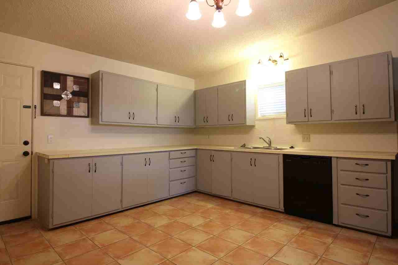 4506 44th St - Photo 7 of 12