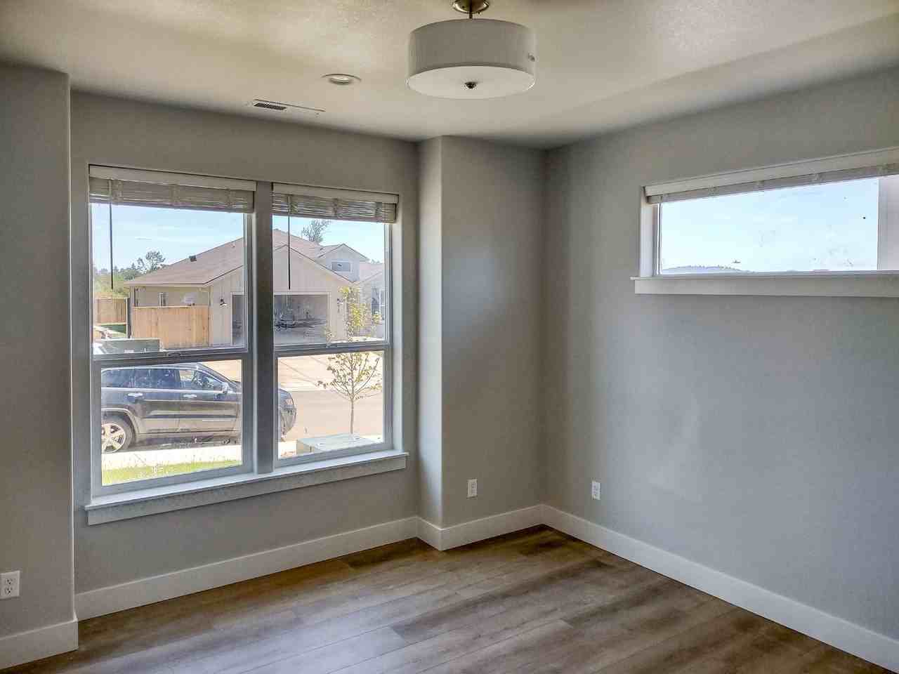 531 Nw Cascade Mountain Dr - Photo 3 of 15