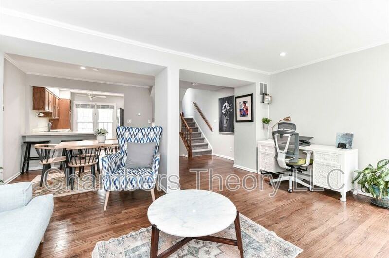 2913 S Woodstock St #B - Photo 2 of 24
