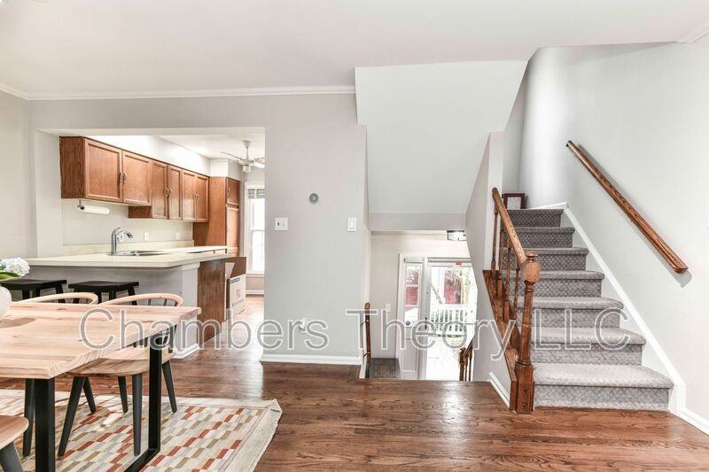 2913 S Woodstock St #B - Photo 3 of 24
