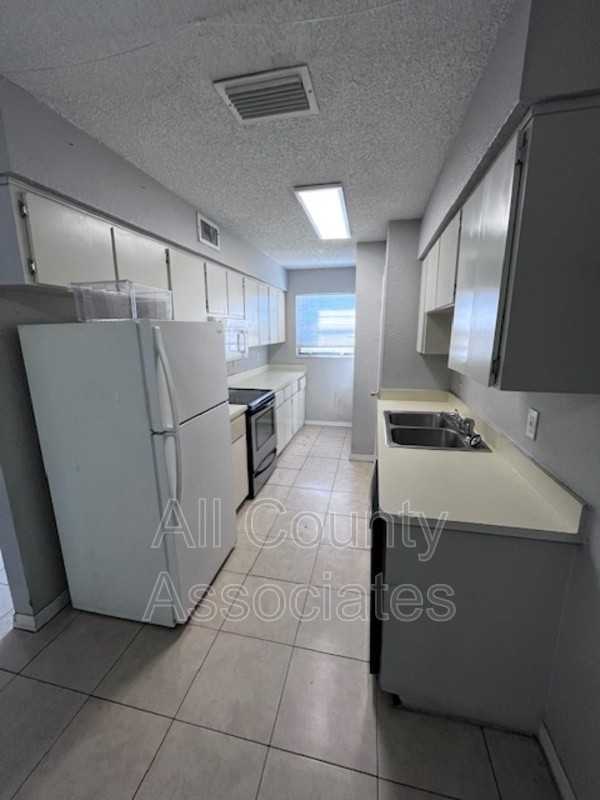 8935 Cochise Ln - Photo 2 of 10