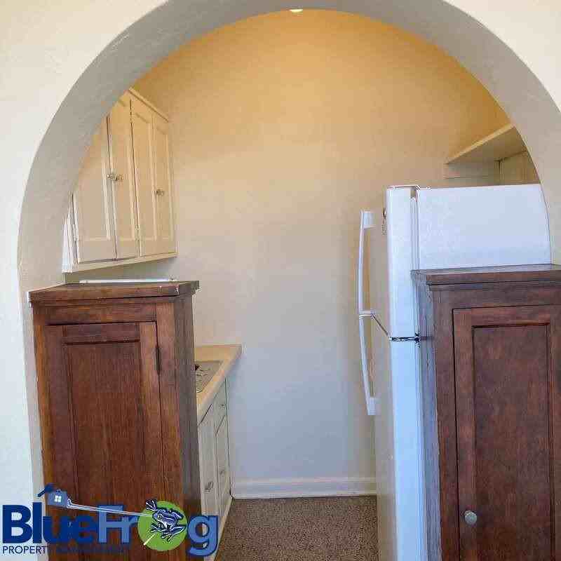 425 S Monroe Ave - Photo 3 of 7