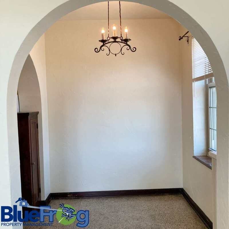 425 S Monroe Ave - Photo 4 of 7