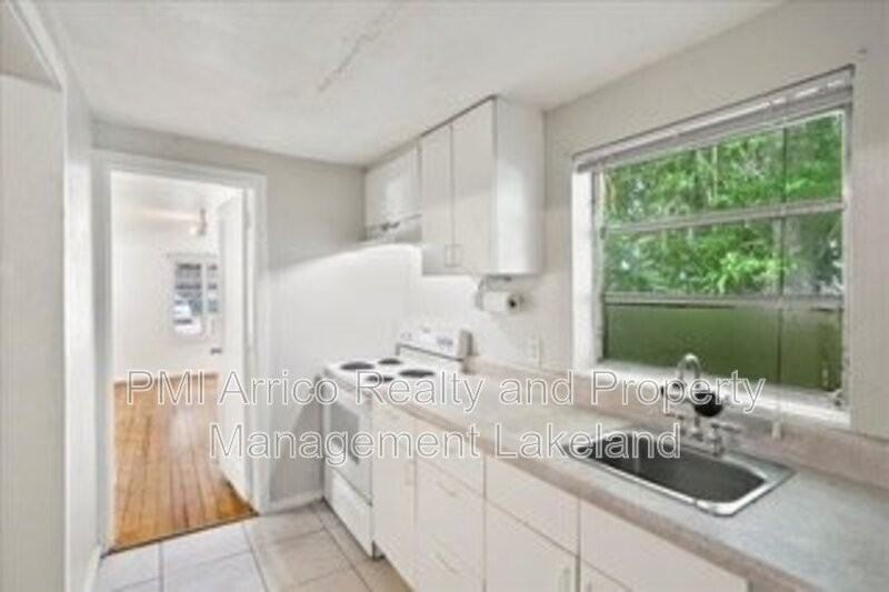 726 W Central Ave - Photo 2 of 10