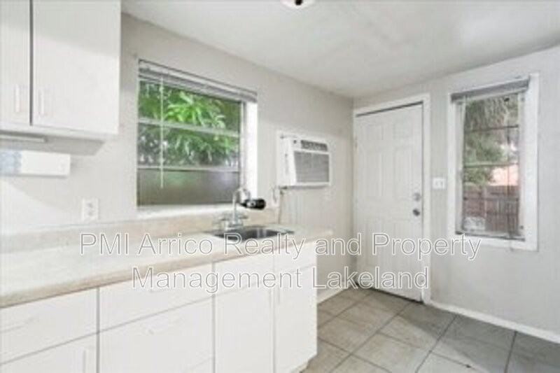 726 W Central Ave - Photo 3 of 10