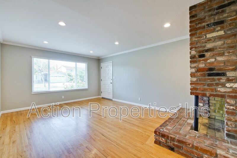 3843 Rhoda Dr - Photo 3 of 14