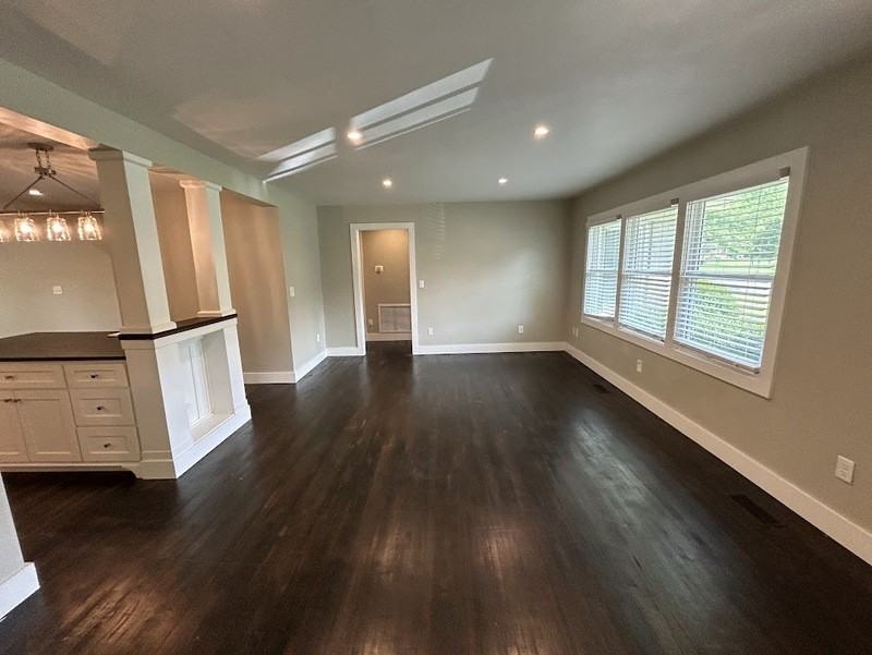 1931 Stevens Dr Ne - Photo 7 of 21