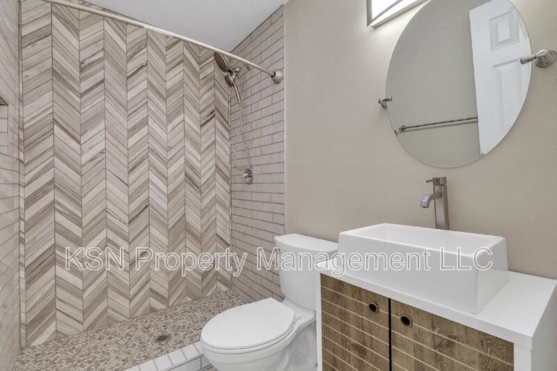 2010 Vermont Ave - Photo 7 of 27