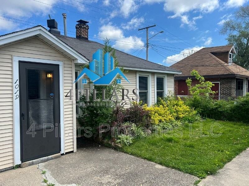 1019 Morris St #2 - Photo 2 of 9