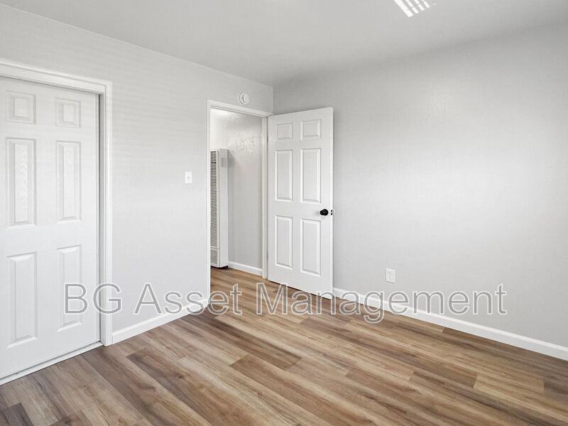 109 S 15th St - Photo 2 of 15