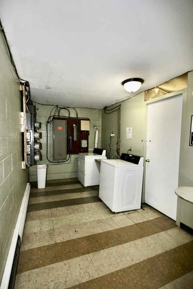 CAMBRIDGE APTS -- 043 - Photo 3 of 40