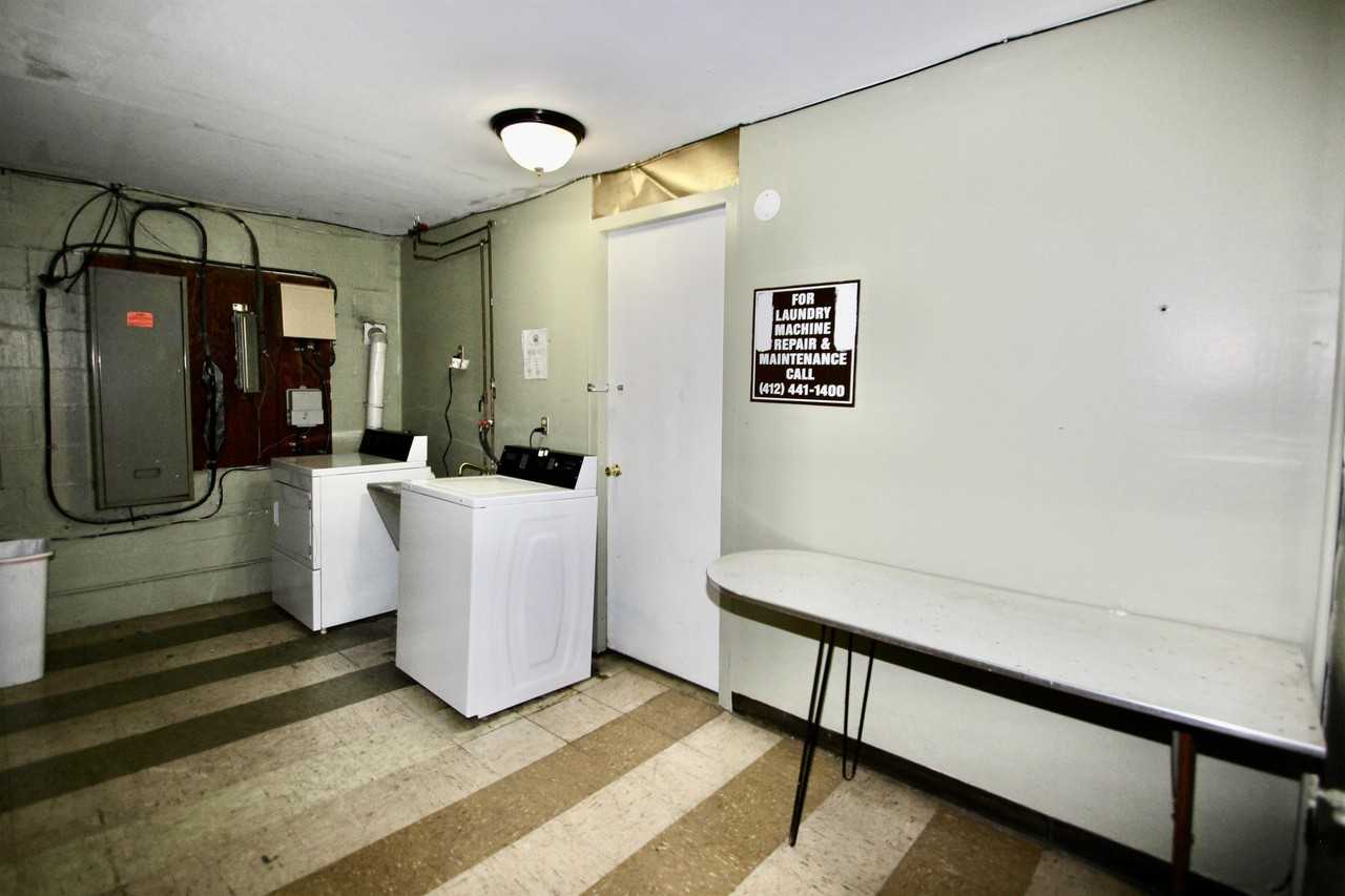 CAMBRIDGE APTS -- 043 - Photo 4 of 40