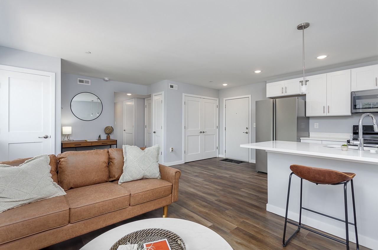 Parkview-782 Worth Boulevard - Photo 5 of 50