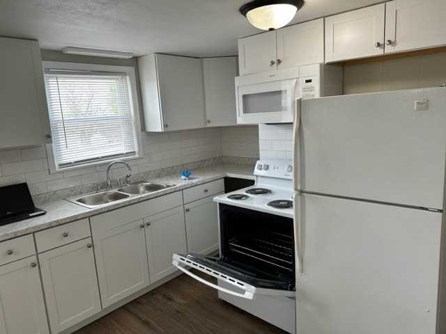 308 E Walnut St - Photo 7 of 22