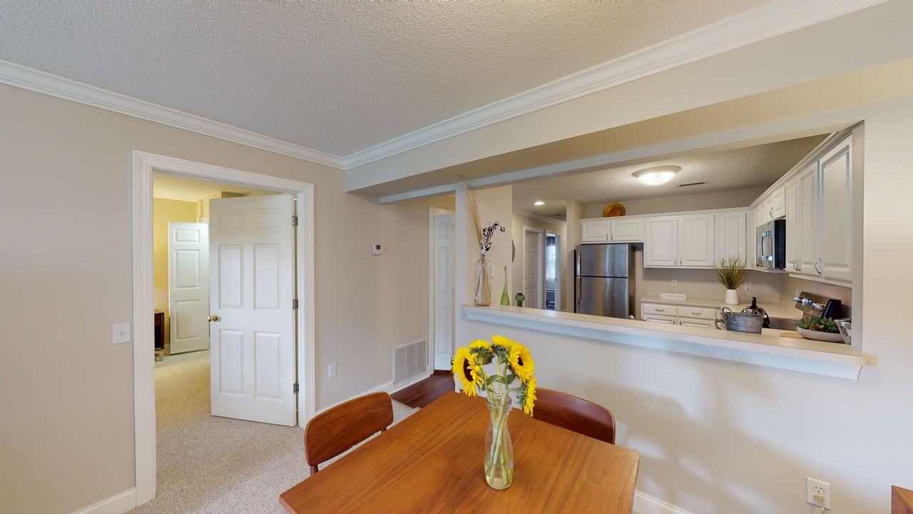 Brookhaven Apartments - Photo 4 of 16