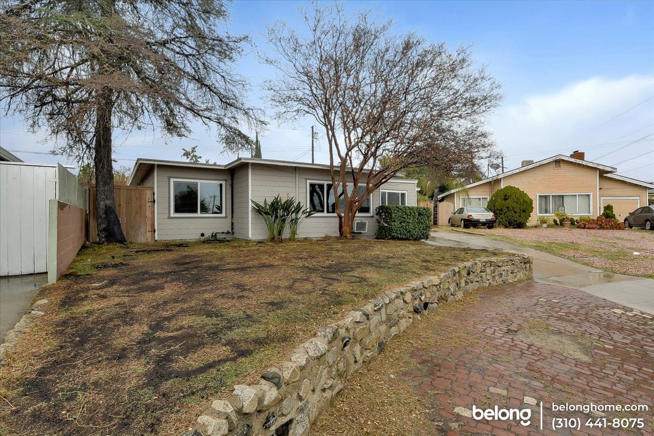 11807 Randall St - Photo 2 of 37