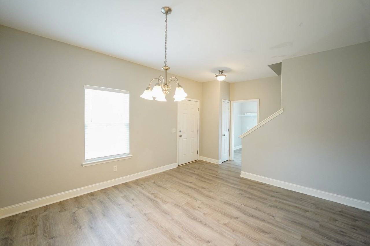 59 Reese Way - Photo 5 of 38