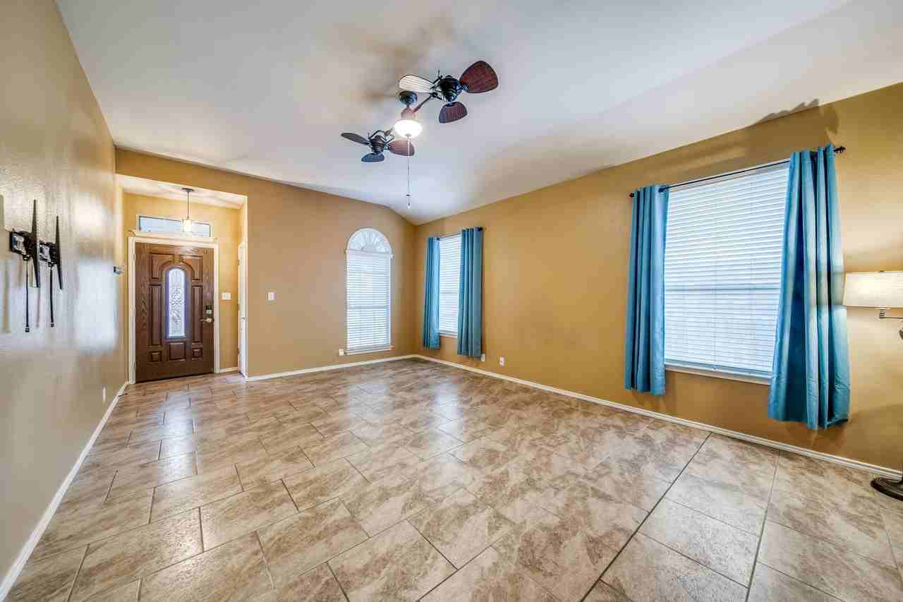 116 Pilot Pt - Photo 4 of 25