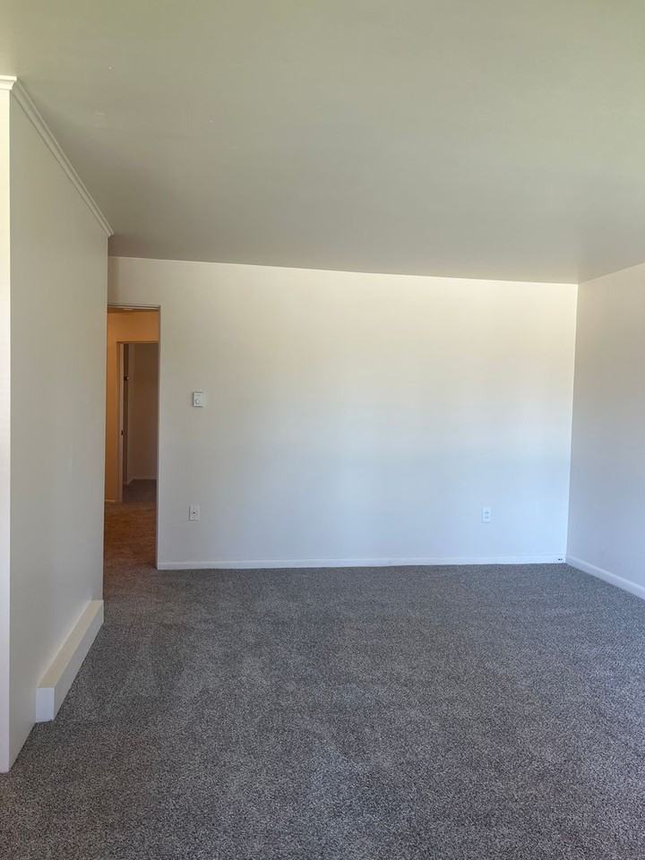 5127COLBYAVE - Photo 3 of 23