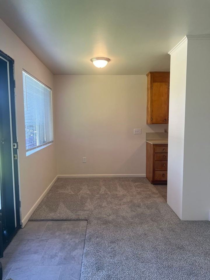 5127COLBYAVE - Photo 4 of 23