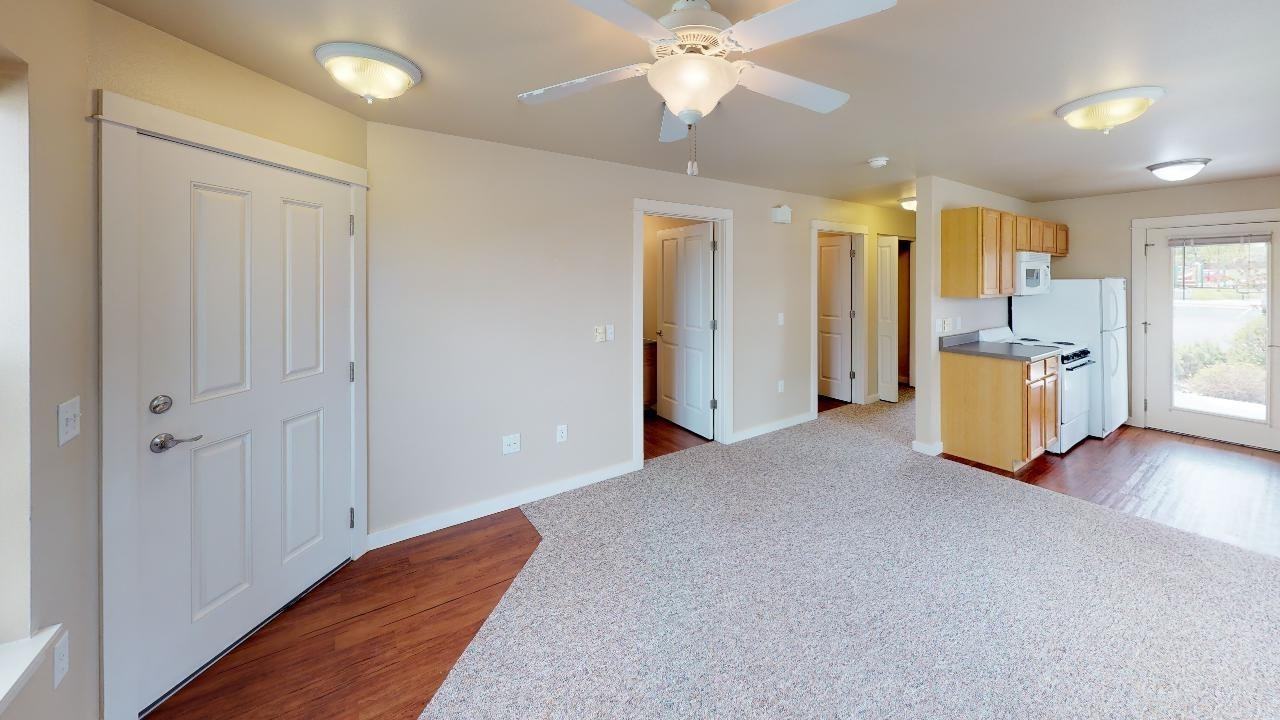 ****LIMITED TIME OFFER**** NO APPLICAITON FEES THROUGH 2/6/2025 ON ALL CURRENTLY VACANT UNIT - Photo 7 of 50