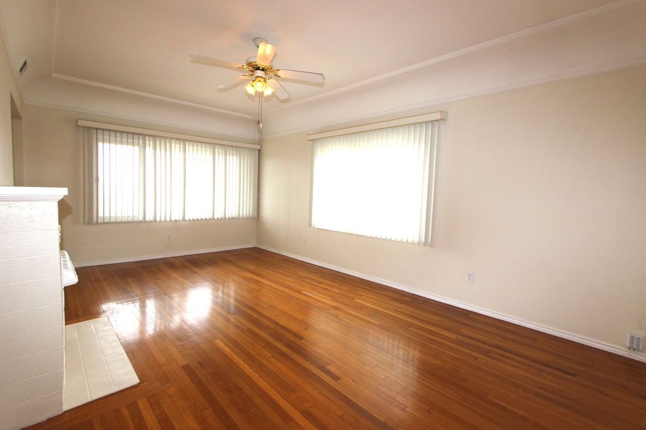 3068 Columbia St - Photo 2 of 16