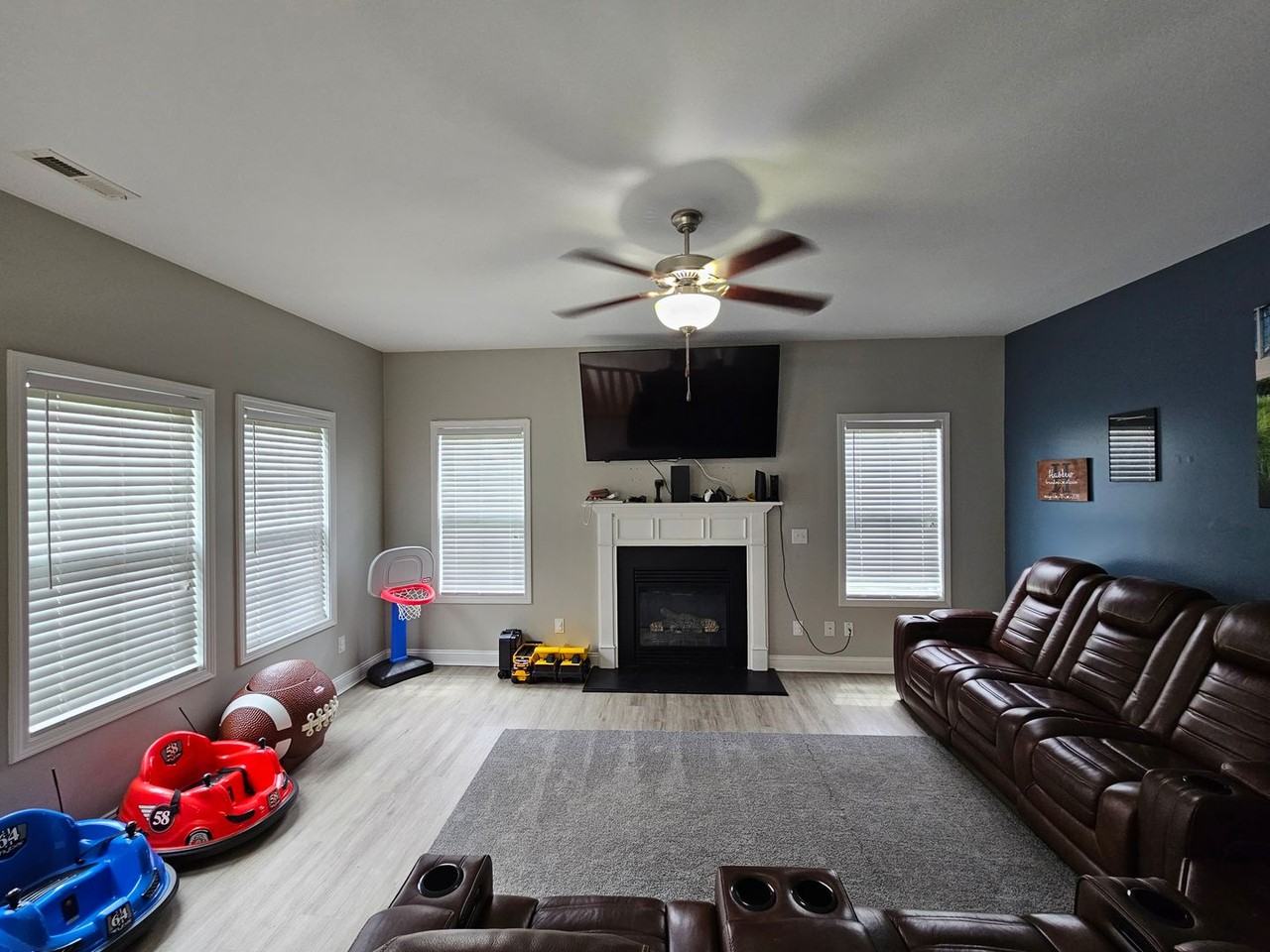 125 Navy Blue Dr - Photo 5 of 21
