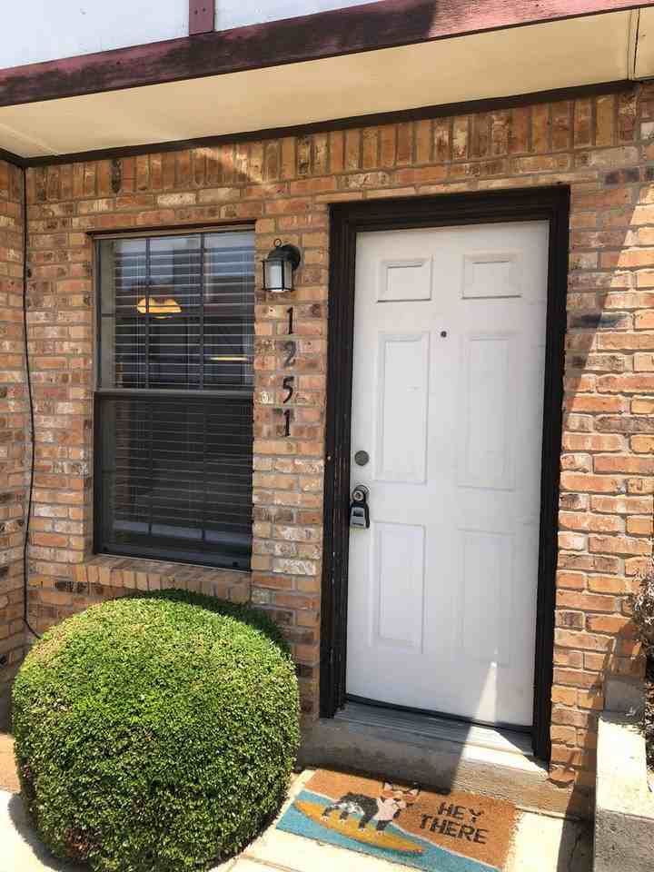 1251 Dallas Dr