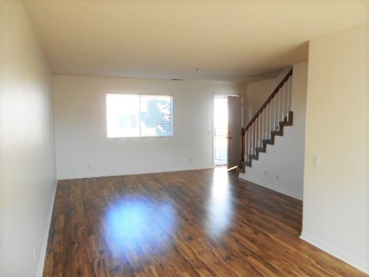 1413 Janis Lynn Ln - Photo 2 of 9