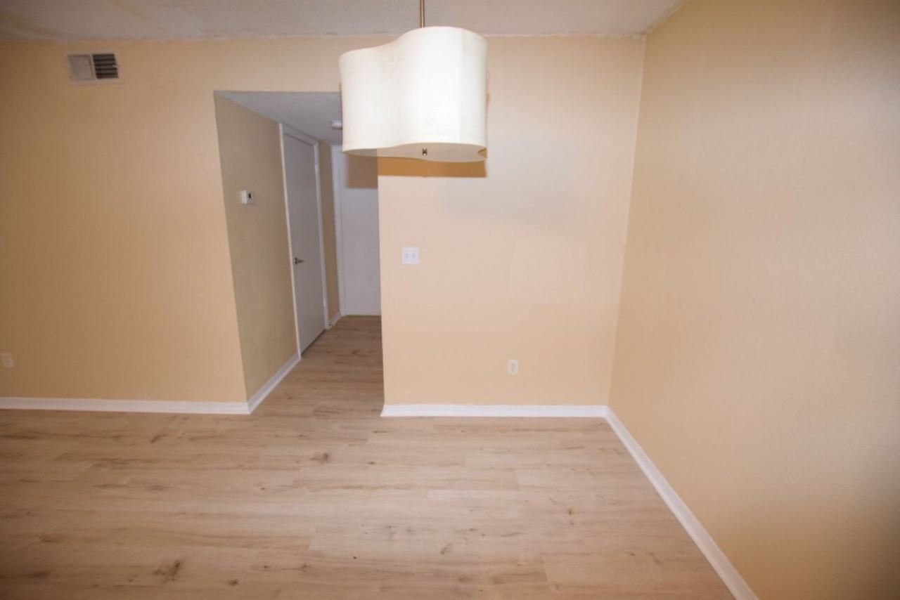 5120 Conroy Rd #511 - Photo 5 of 32