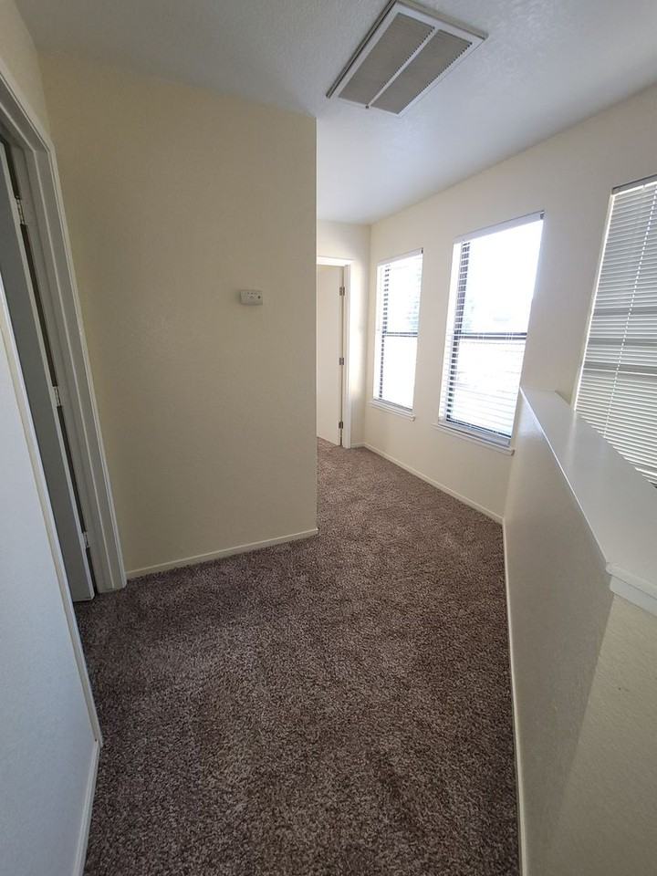 3623 La Mancha Pl - Photo 7 of 17