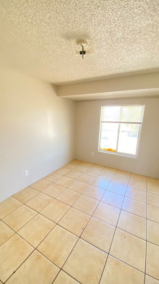 131 Glenwood St - Photo 5 of 15