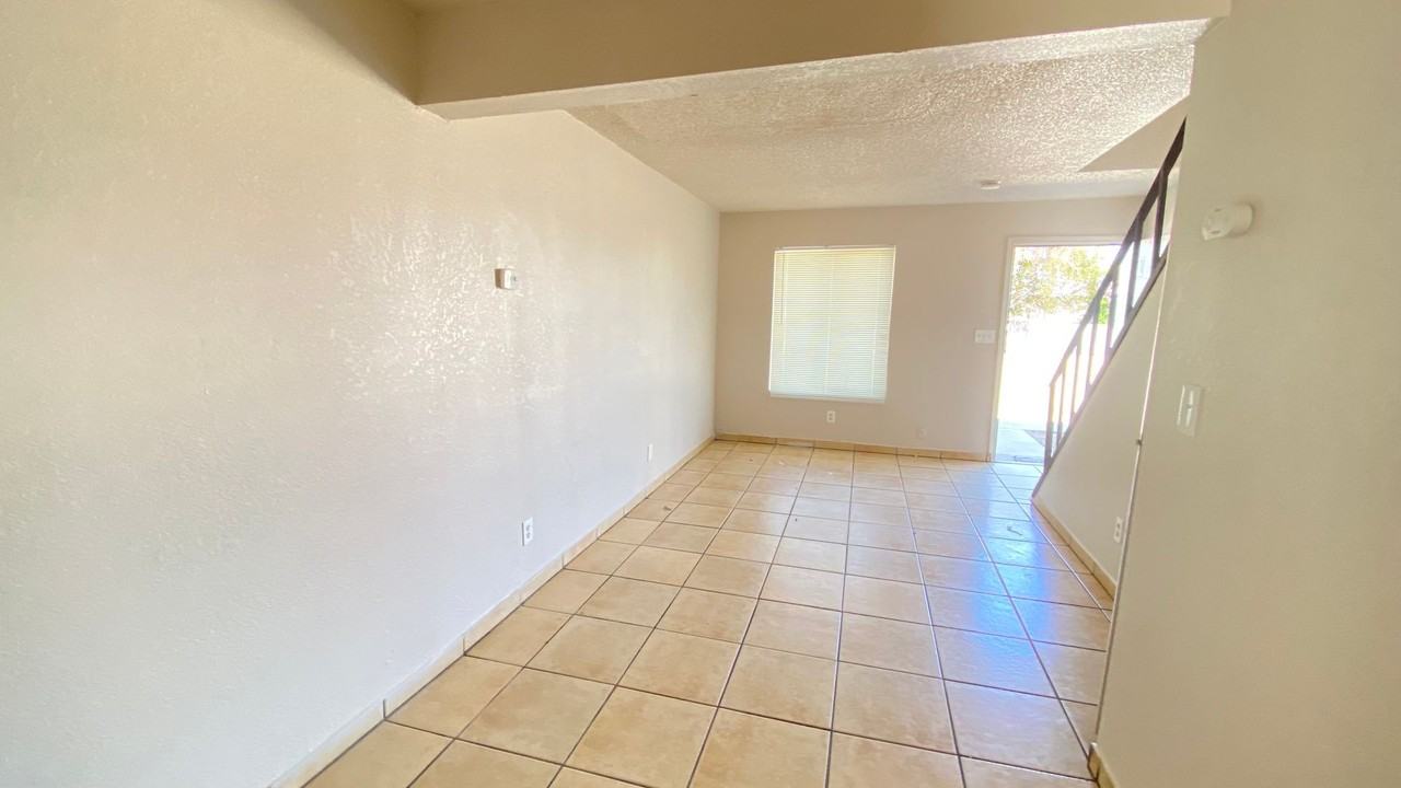 131 Glenwood St - Photo 6 of 15