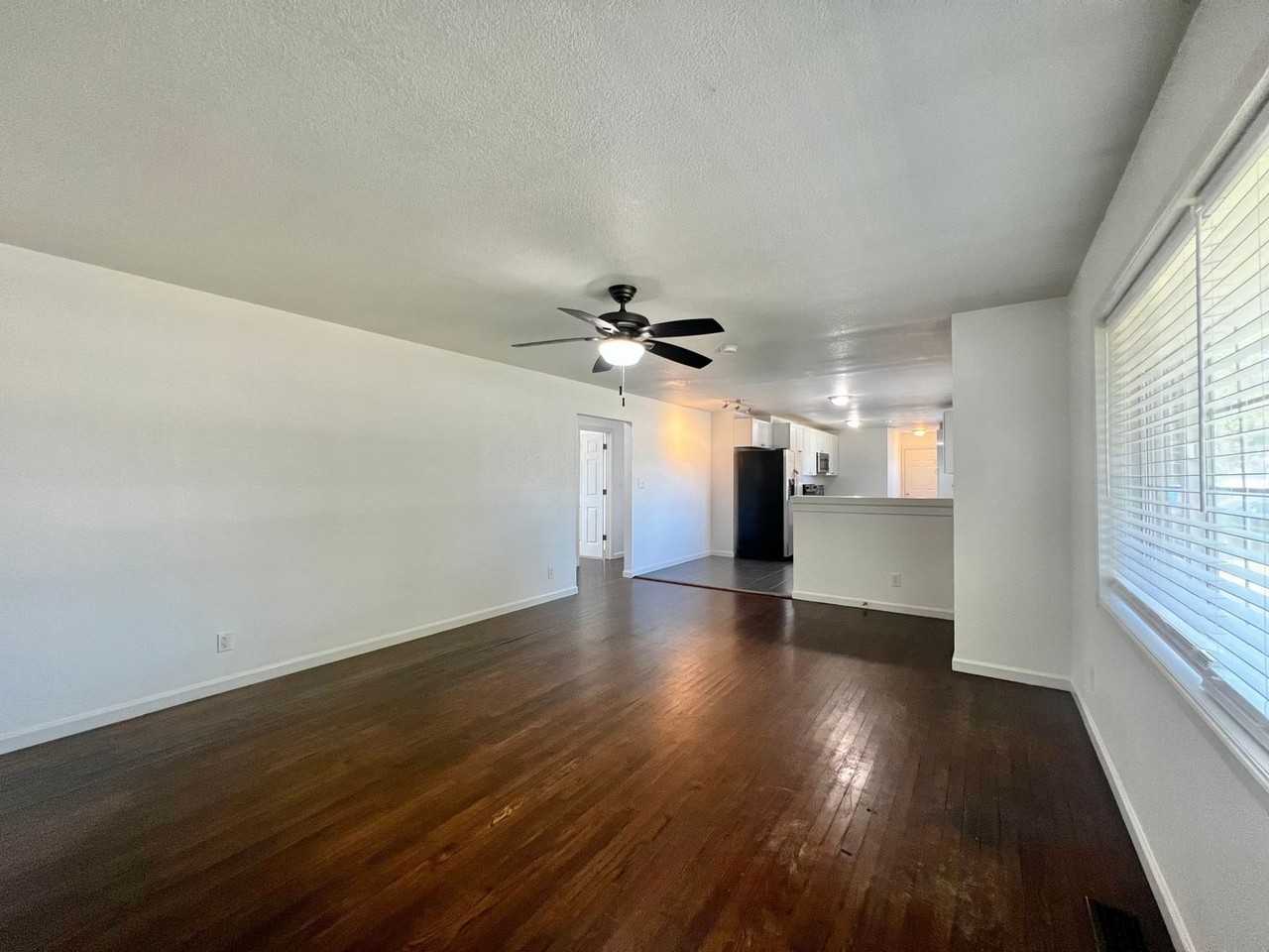 4206 Onyx Ave - Photo 3 of 30