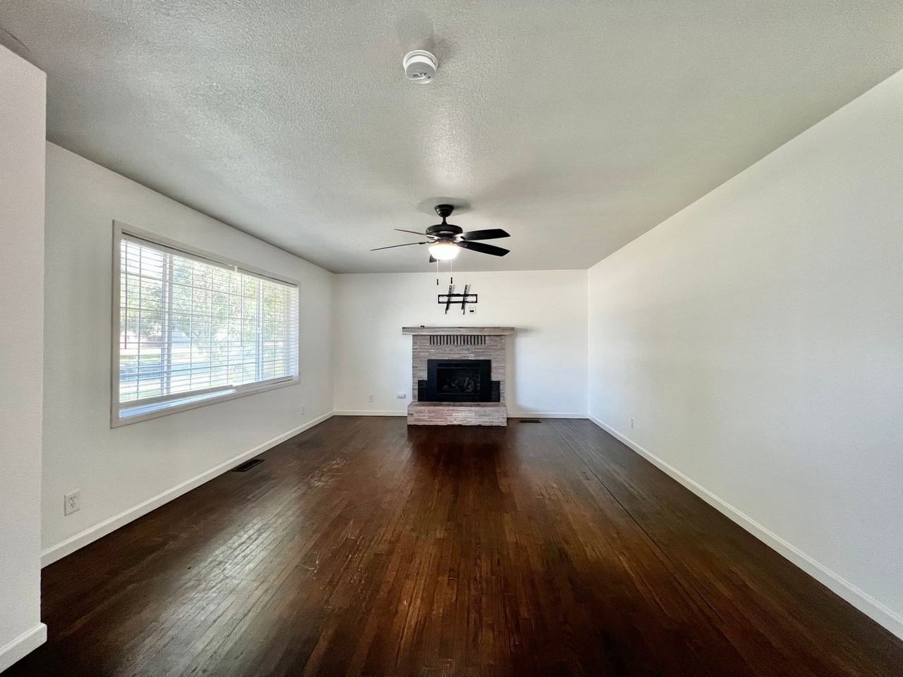 4206 Onyx Ave - Photo 4 of 30