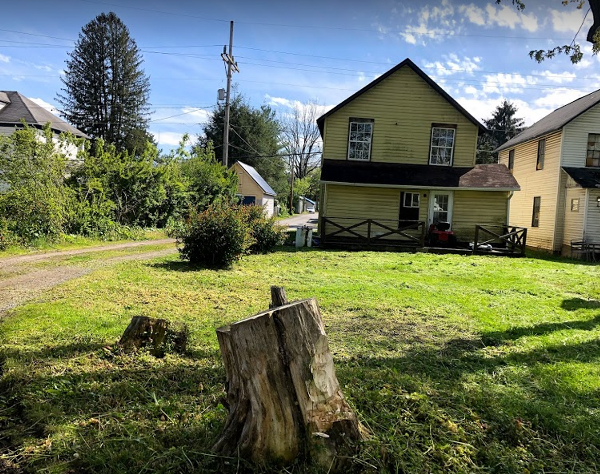 121 6th St - Photo 2 of 22