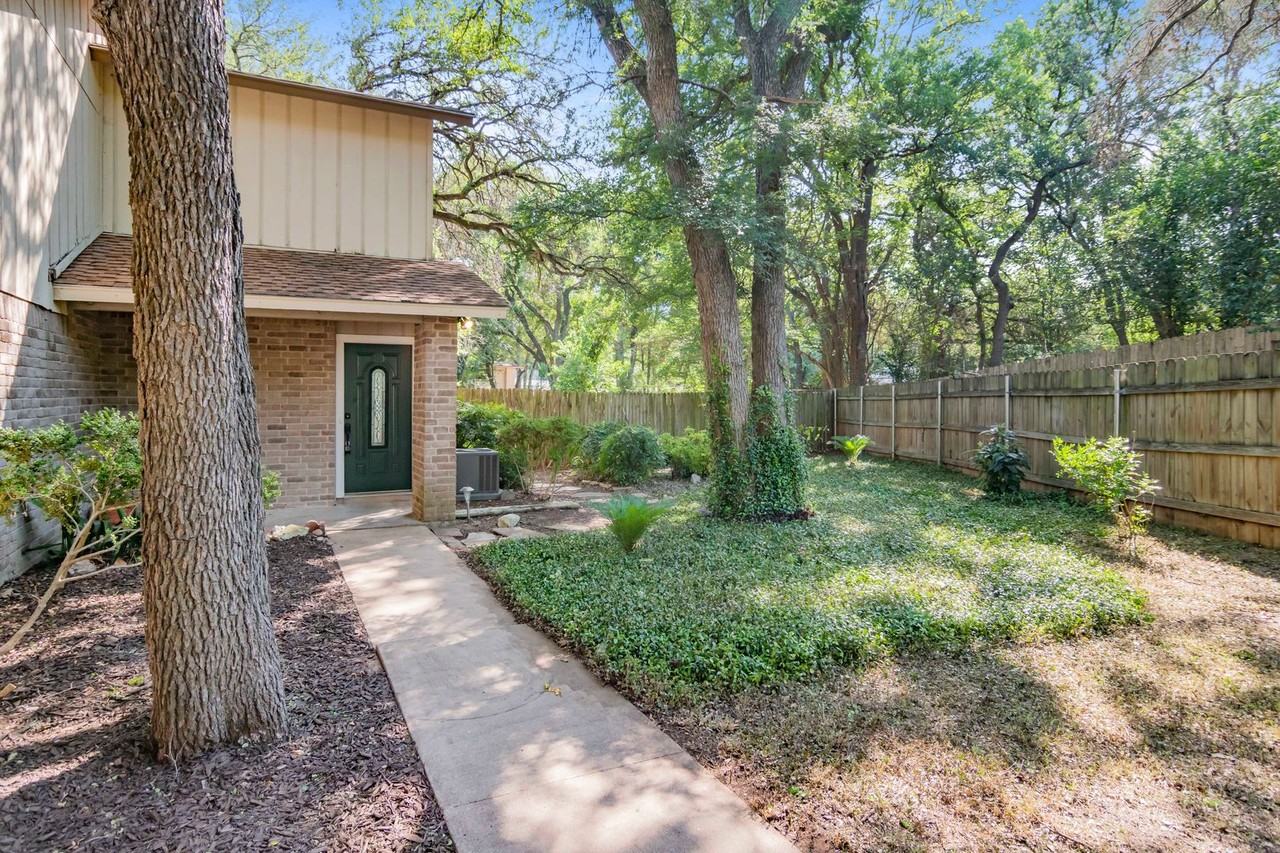 1506 Aquifer Cv - Photo 2 of 20