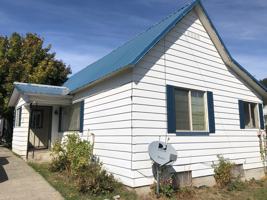 featured image of 303 N 1st St