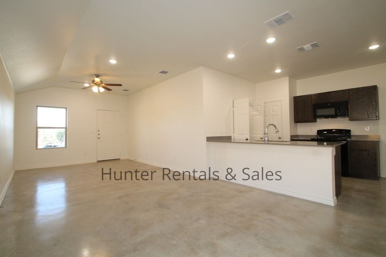 1810 Ponca Trl Apt A - Photo 6 of 27