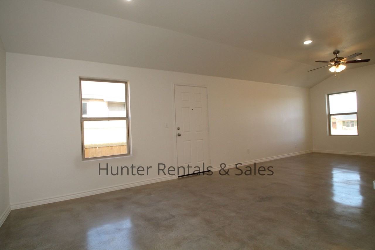 1810 Ponca Trl Apt A - Photo 7 of 27