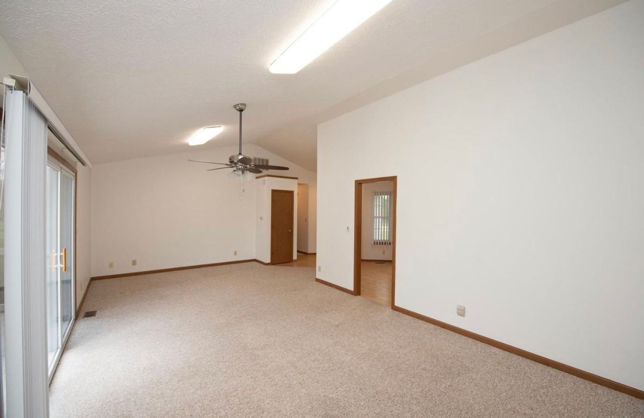 2611 Manchester St - Photo 4 of 22