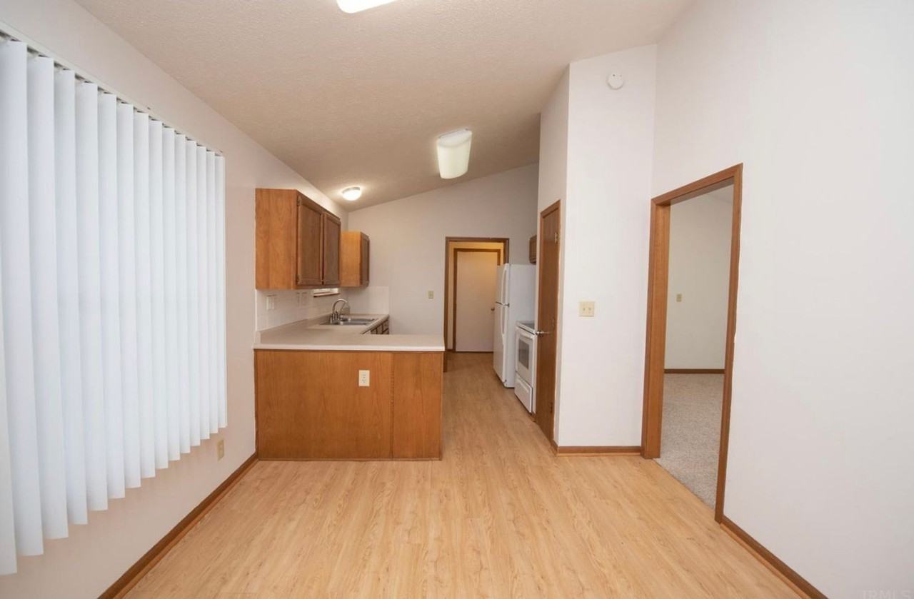 2611 Manchester St - Photo 7 of 22