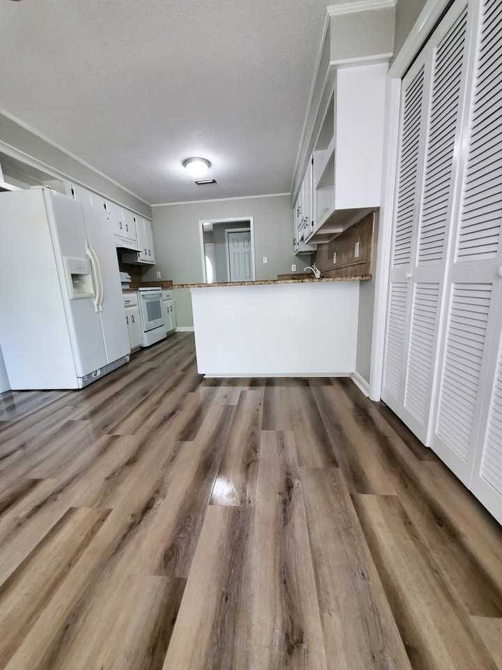 4102 Quail Hollow Cir - Photo 3 of 16