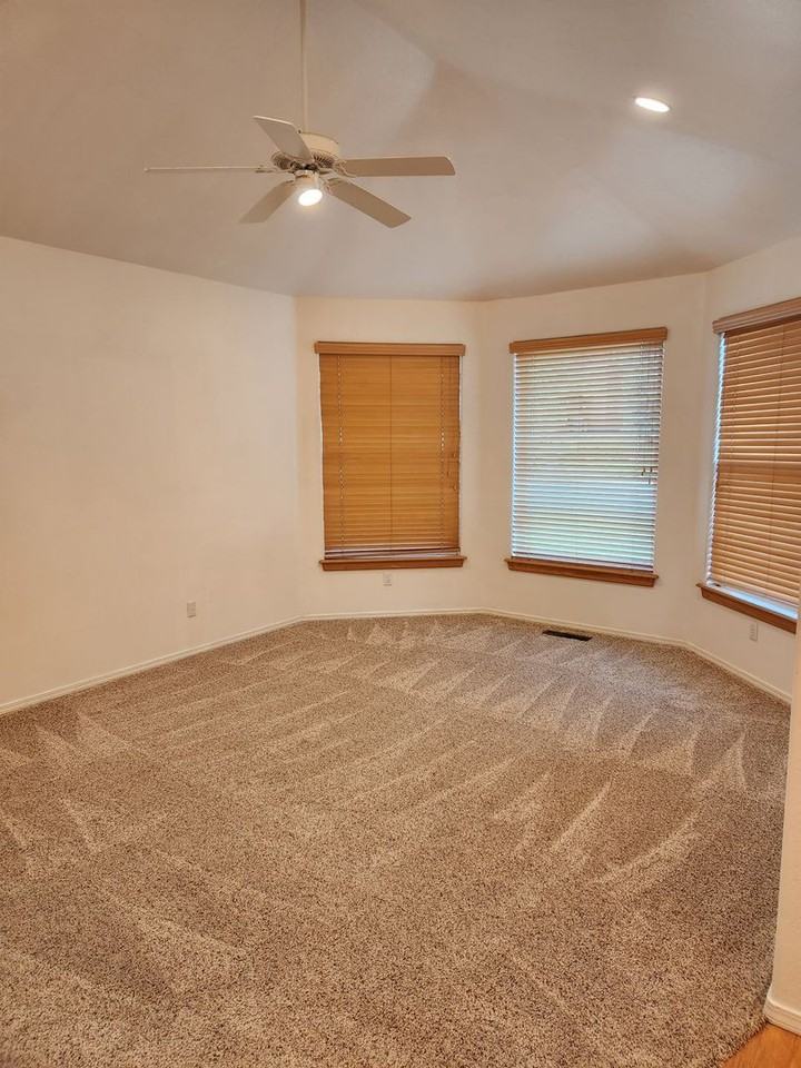 2100 N Timberline Rd - Photo 5 of 26