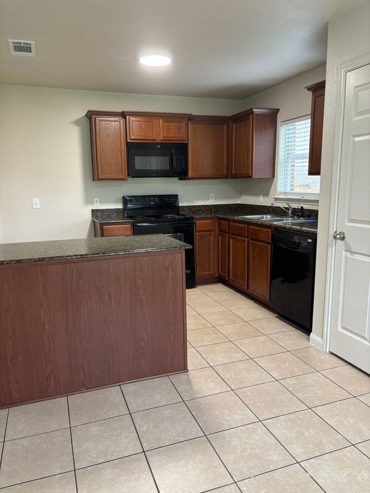 184 Dodge City Trl - Photo 6 of 50