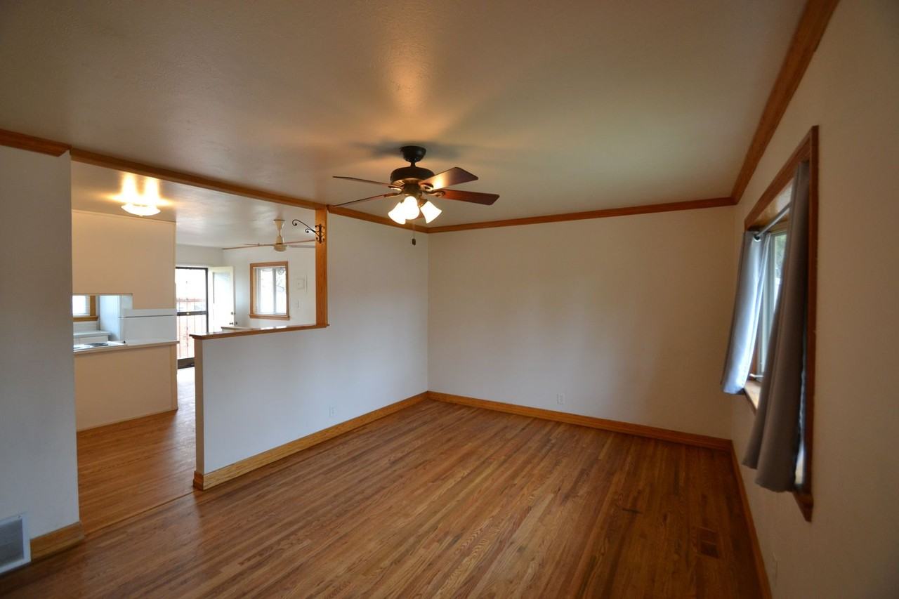 613 Erie Rd - Photo 3 of 25