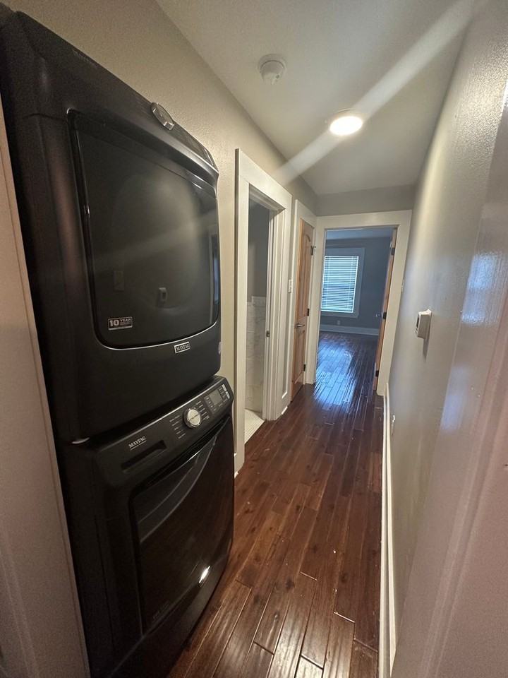224 Prospect St - Photo 7 of 12
