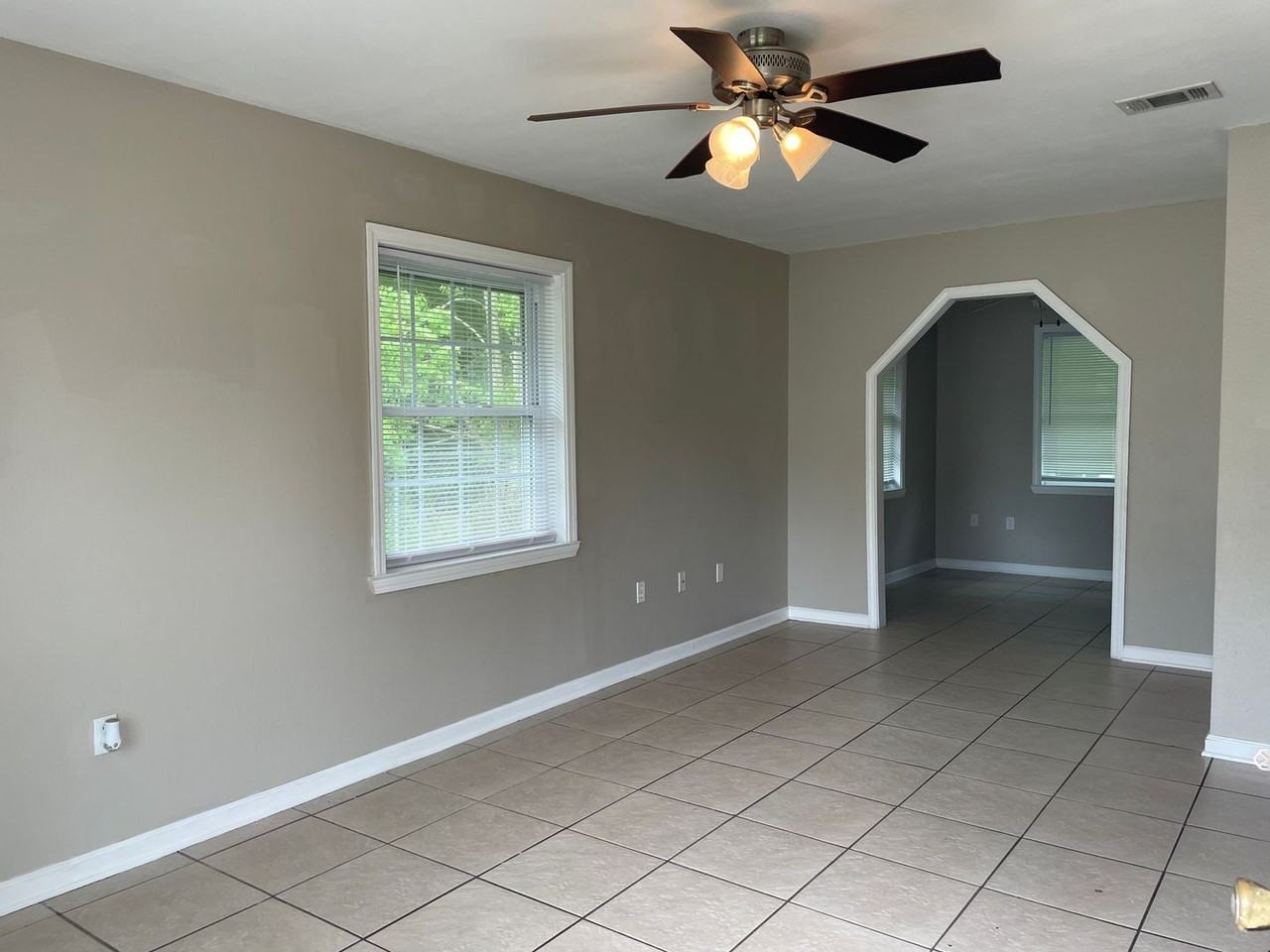 125 Cherry Ct - Photo 5 of 16