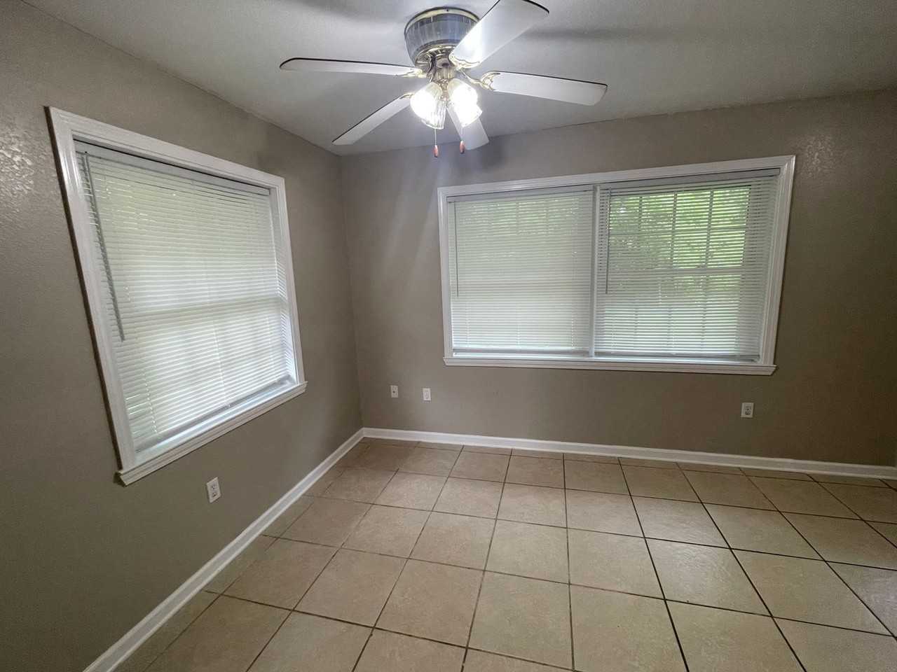 125 Cherry Ct - Photo 6 of 16