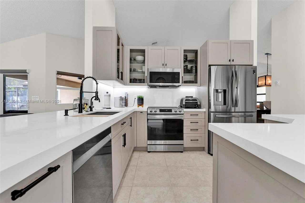 1091 Nw 101st Way - Photo 3 of 20